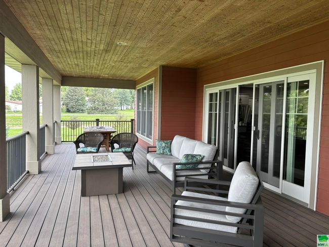 925 Sunrise Trl, House other with 5 bedrooms, 3 bathrooms and null parking in Sioux Center IA | Image 21