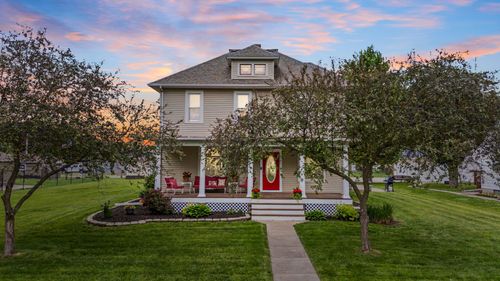 110 N 4th St, Eldridge, IA, 52748-1112 | Card Image