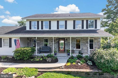 140 Freedom Valley Cir, Coatesville, PA, 19320-1355 | Card Image