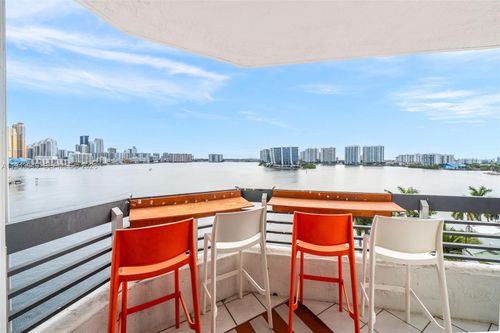 apt-901-19101 Mystic Pointe Dr, Aventura, FL, 33180-4515 | Card Image
