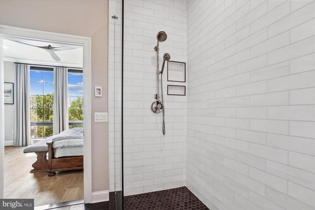 20440 Northpark Dr, Townhouse with 4 bedrooms, 6 bathrooms and null parking in ASHBURN VA | Image 45