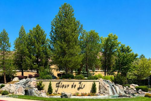 4803-9900 Wilbur May Pkwy, Reno, NV, 89521-4181 | Card Image