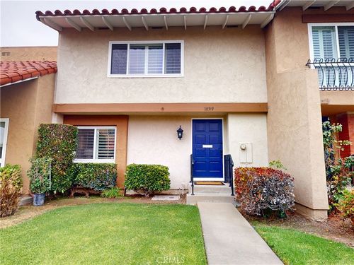 10519 La Rosa Cir, Fountain Valley, CA, 92708-4814 | Card Image