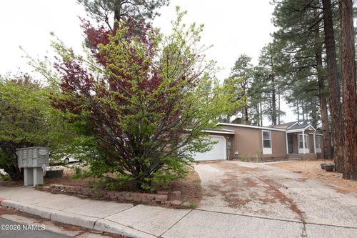 1421 S Burlington St, Flagstaff, AZ, 86001-2448 | Card Image