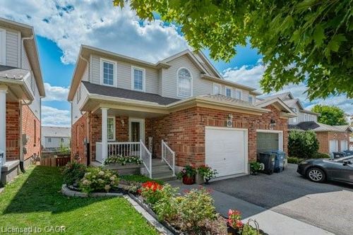11 Edwards St, Guelph, ON, N1E0B7 | Card Image