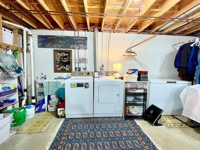 Lower level laundry.jpg | Image 25