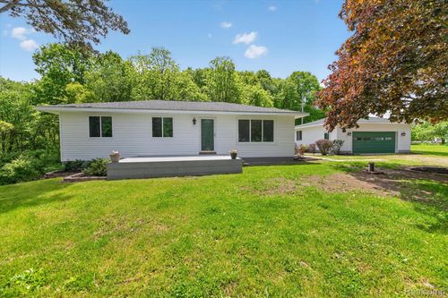 1976 Kathy Dr, Whitmore Lake, MI, 48189-9719 | Card Image