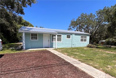 936 Louisiana Avenue, House attached with 2 bedrooms, 2 bathrooms and null parking in SEBASTIAN FL | Image 1