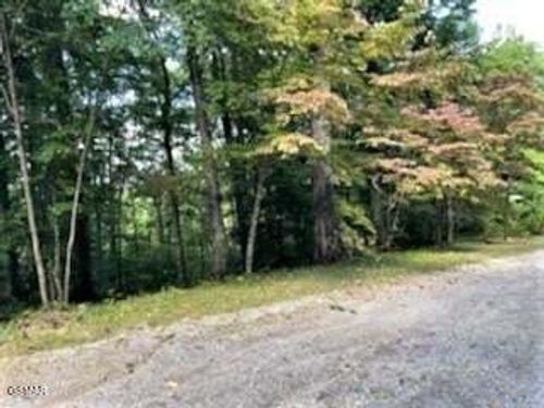 40 Windmere Way, Sevierville, TN, 37862-8082 | Card Image