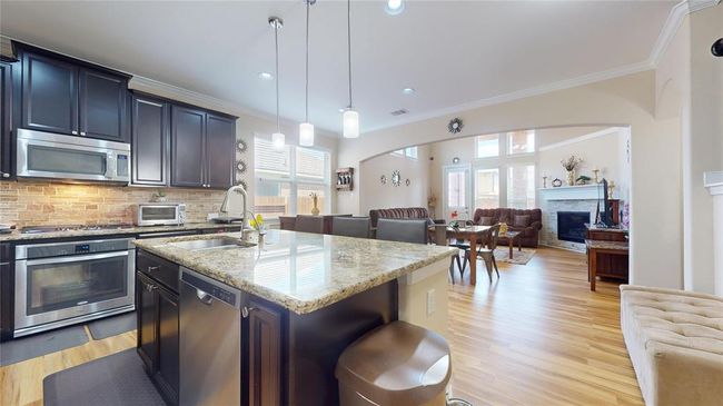 1911 Thunder Ridge Way, House other with 4 bedrooms, 4 bathrooms and 2 parking in Pearland TX | Image 6