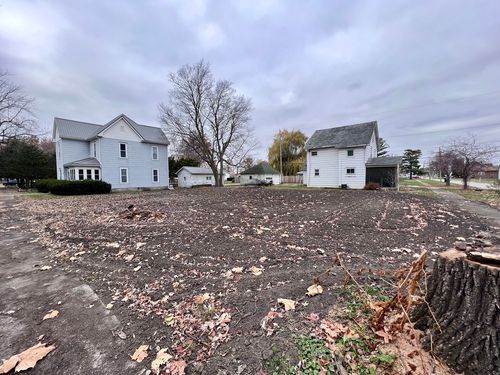 201 W Shute St, Newman, IL, 61942-9459 | Card Image