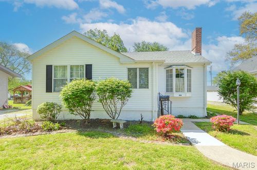 109 E Jefferson Street, O'Fallon, IL, 62269 | Card Image