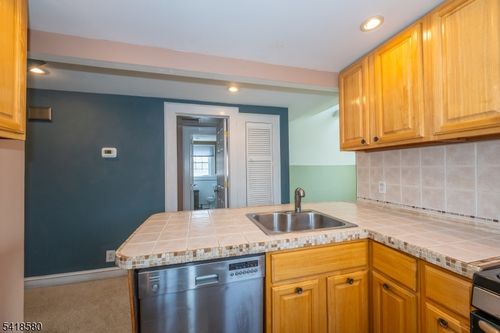 3-41 Beekman St, Bloomfield, NJ, 07003-3801 | Card Image