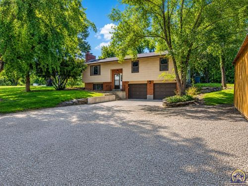 672 High View Rd, Meriden, KS, 66512-9361 | Card Image