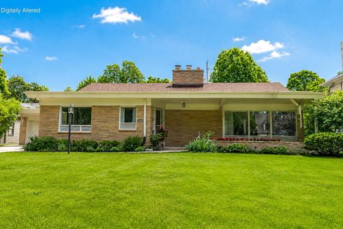 2518 N Harding Boulevard, Wauwatosa, WI, 53226 | Card Image