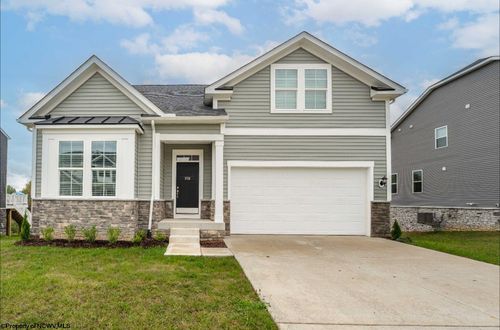 378 Lexington Cir, Bridgeport, WV, 26330-2040 | Card Image