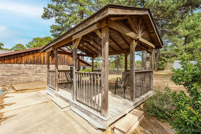 33742 Pleasant Valley Rd, House other with 3 bedrooms, 3 bathrooms and null parking in Poteau OK | Image 7