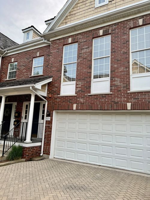 1823 Grove St, Glenview, IL, 60025-2913 | Card Image
