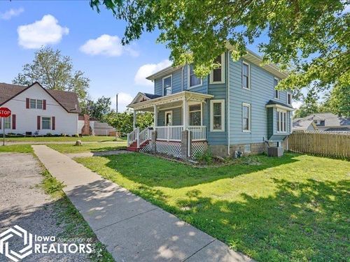 401 N Walnut St, New London, IA, 52645-1042 | Card Image