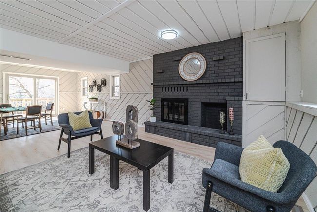 41-Family Room.jpg | Image 40