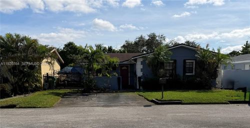 2926 Nw 191st Ln, Miami Gardens, FL, 33056-2418 | Card Image