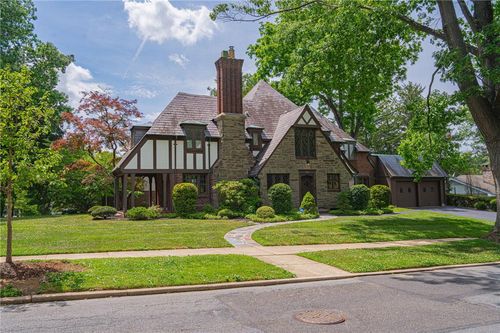 2829 W Gordon St, Allentown, PA, 18104-4873 | Card Image