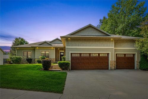 302 6th St Ne, Mount Vernon, IA, 52314-1433 | Card Image