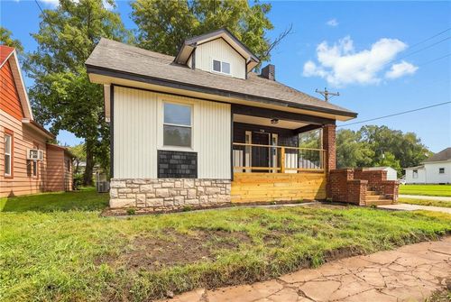 530 Park Ave, Excelsior Springs, MO, 64024-2409 | Card Image