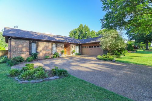 2912 Greenbriar Dr, Jonesboro, AR, 72401-7171 | Card Image