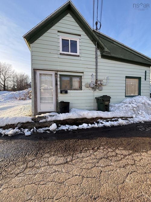 8-10 Merritt Lane, North Sydney, NS, B2A0E1 | Card Image