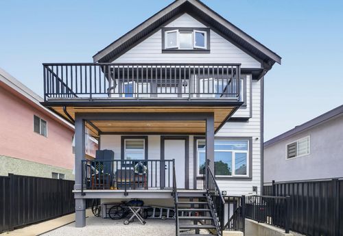 6749 Knight St, Vancouver, BC, V5P2W4 | Card Image