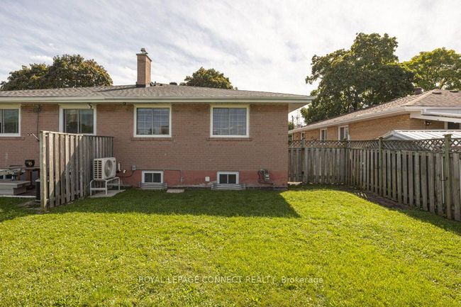 2 Ailsa Craig Crt, House attached with 7 bedrooms, 2 bathrooms and 5 parking in North York ON | Image 38
