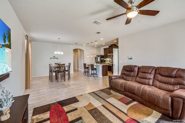 7939 Blackhawk Pass, House other with 4 bedrooms, 4 bathrooms and null parking in San Antonio TX | Image 13