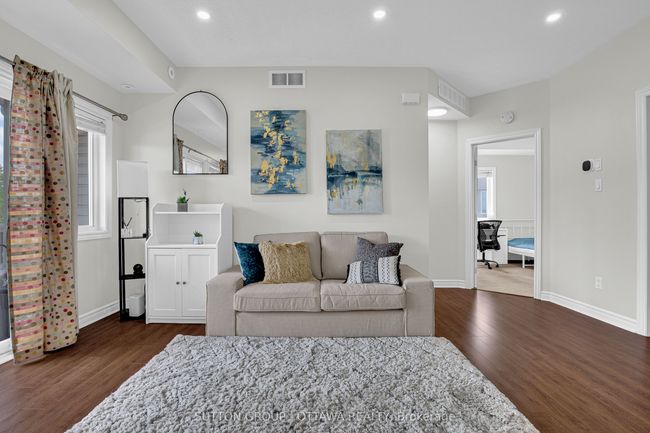 F - 241 Crestway Dr, Condo with 2 bedrooms, 2 bathrooms and null parking in Ottawa ON | Image 9