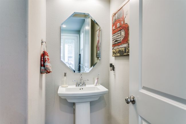 1052 Foxglove Dr, Townhouse with 3 bedrooms, 3 bathrooms and null parking in Carrollton TX | Image 21