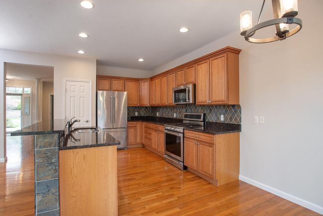7 - 7 Shawe St, Condo with 3 bedrooms, 3 bathrooms and null parking in Danbury CT | Image 10