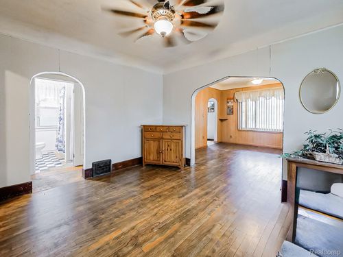 23560 Stewart Ave, Warren, MI, 48089-2258 | Card Image