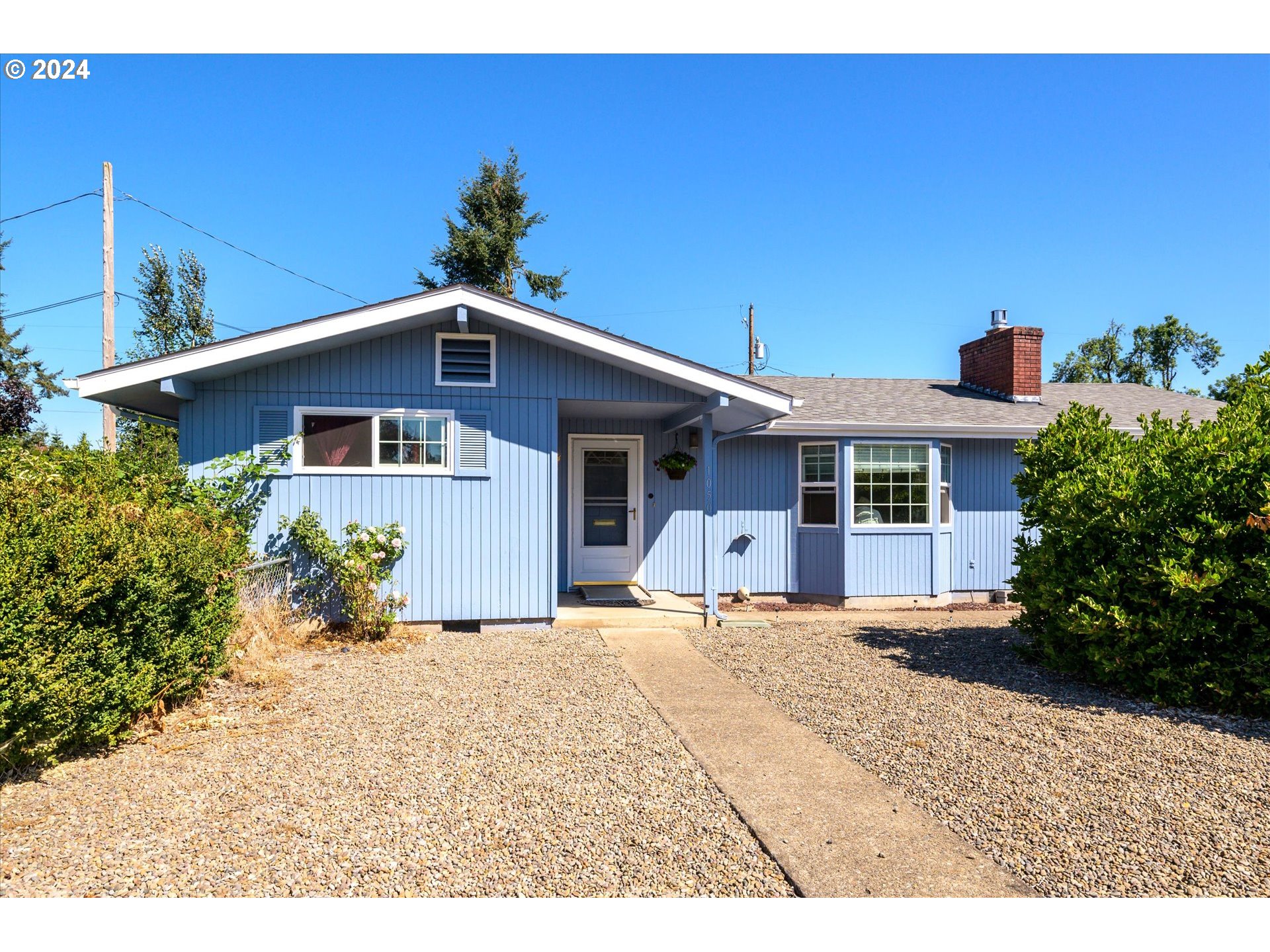 Jackson Ave, Cottage Grove, OR 97424