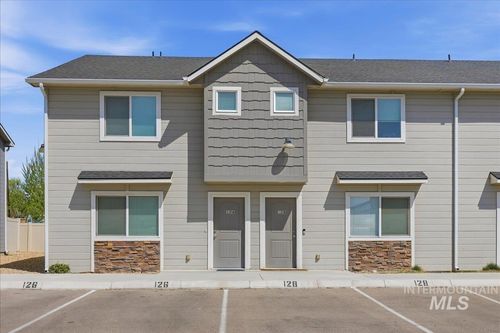 126 E Ravenna Ln, Nampa, ID, 83687-3328 | Card Image