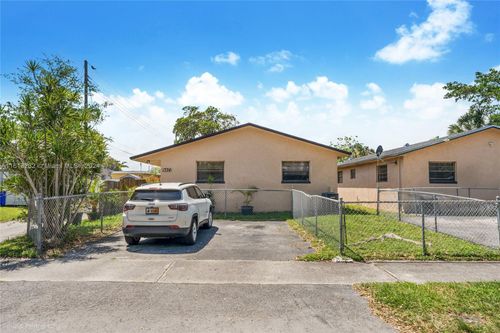 1734 N 16th Ct, Hollywood, FL, 33020-2808 | Card Image