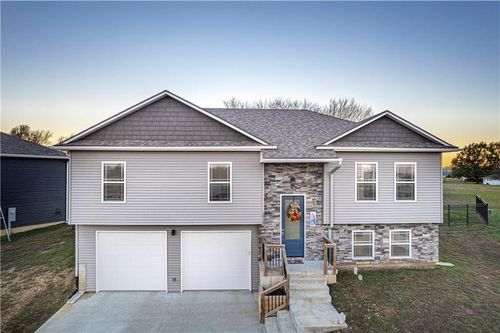 1012 Golden Eagle Circle, Holden, MO, 64040 | Card Image