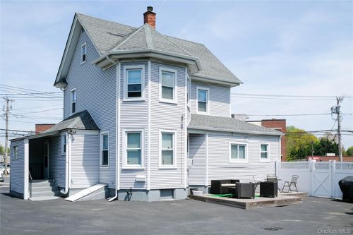 224 Little East Neck Rd, West Babylon, NY, 11704-7722 | Card Image