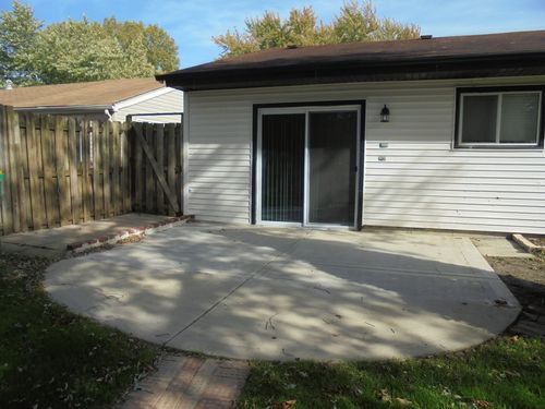 408 Sunset Ln, Wheeling, IL, 60090-4838 | Card Image