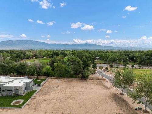 1001 Cottonwood Dr Nw, Los Ranchos, NM, 87107-6751 | Card Image
