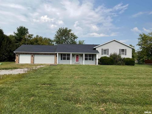 12 Hickory St, Nashville, IL, 62263-5836 | Card Image