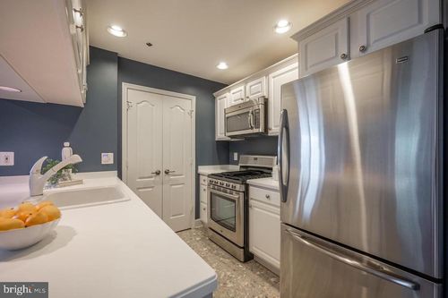 apt-322-1050 N Stuart St, ARLINGTON, VA, 22201-5727 | Card Image