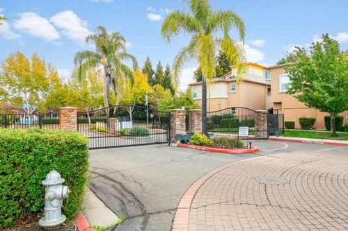 unit-1222-1900 Danbrook Dr, Sacramento, CA, 95835-1688 | Card Image