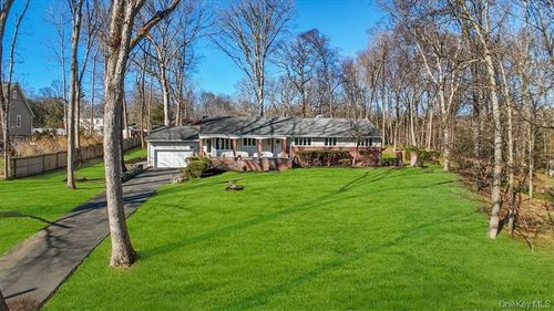 12 East Pl, Montebello, NY, 10901-3805 | Card Image