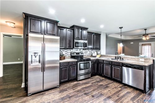 5021 Montauk Trl Se, Owens Cross Roads, AL, 35763-8795 | Card Image