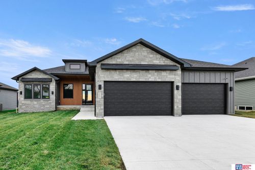 3639 Wilderness Hills Blvd, Lincoln, NE, 68516-5575 | Card Image